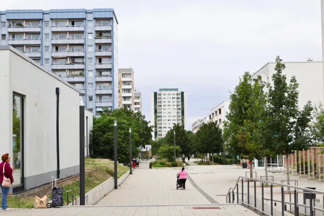 Der Berliner Platz wird durch seine zentrale Achse geprägt