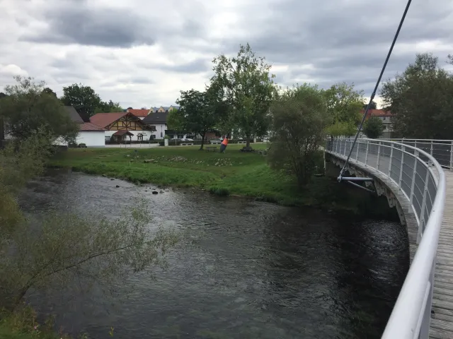 Schlachthofstraße mit Übergang über den Regen