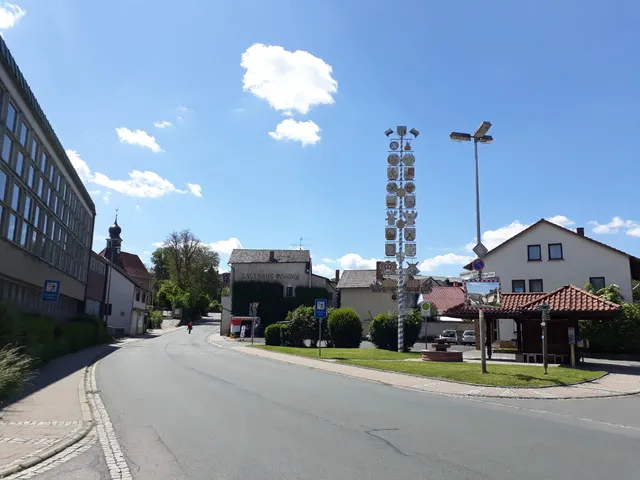 Ortsmitte Richtung Tambach