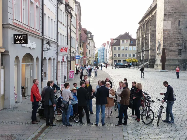 Ansbach: Stadtspaziergang am Nachmittag – hier Stop am Martin-Luther-Platz