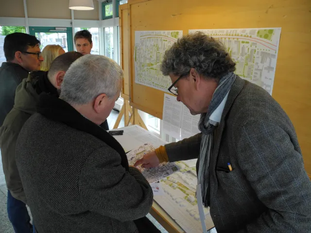 Lampertheim ›Gläserne Werkstatt‹ Gespräch