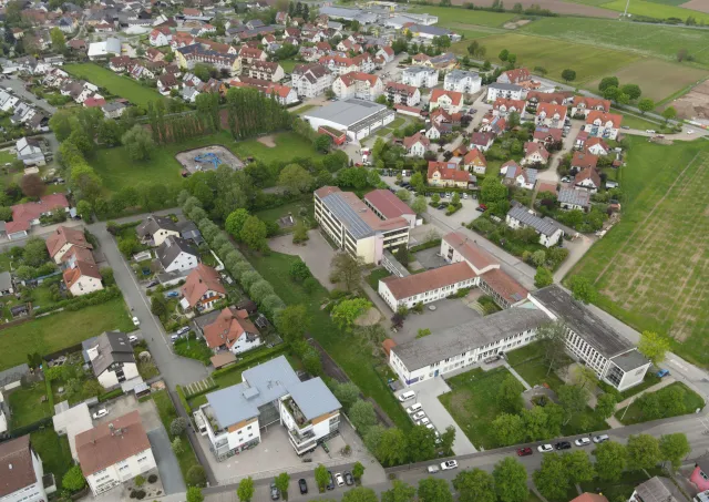 Blick von Osten auf die Werner-Porsch-Schule